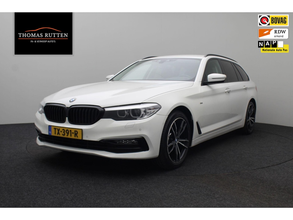 BMW 5-Serie Touring 520i High Executive 2018 | Navigatie | Stoel & Stuurverwarming | Achteruitrij Camera | Elektrisch Verstelbare Stoelen | Cruise Control | Nationale Autopas