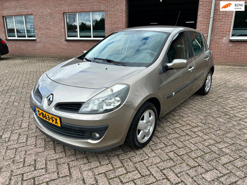 Renault Clio 1.2-16V Authentique // Airco // Nieuwe APK