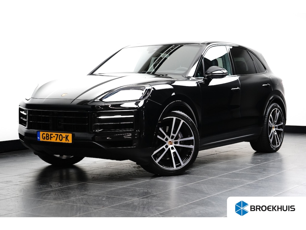 Porsche Cayenne 3.0 E-HYBRID 469PK / NAVI / LEDER / CLIMA / LED-MATRIX / 1E EIGENAAR / ORG. NL / BTW AUTO / PANO. DAK / 22" LMV / SOFT-CLOSE / SPORT CHRONO / BOSE / ACHTERASBESTURING / RACE-TEX CARBON STUURWIEL / SPORT UITLAAT !!