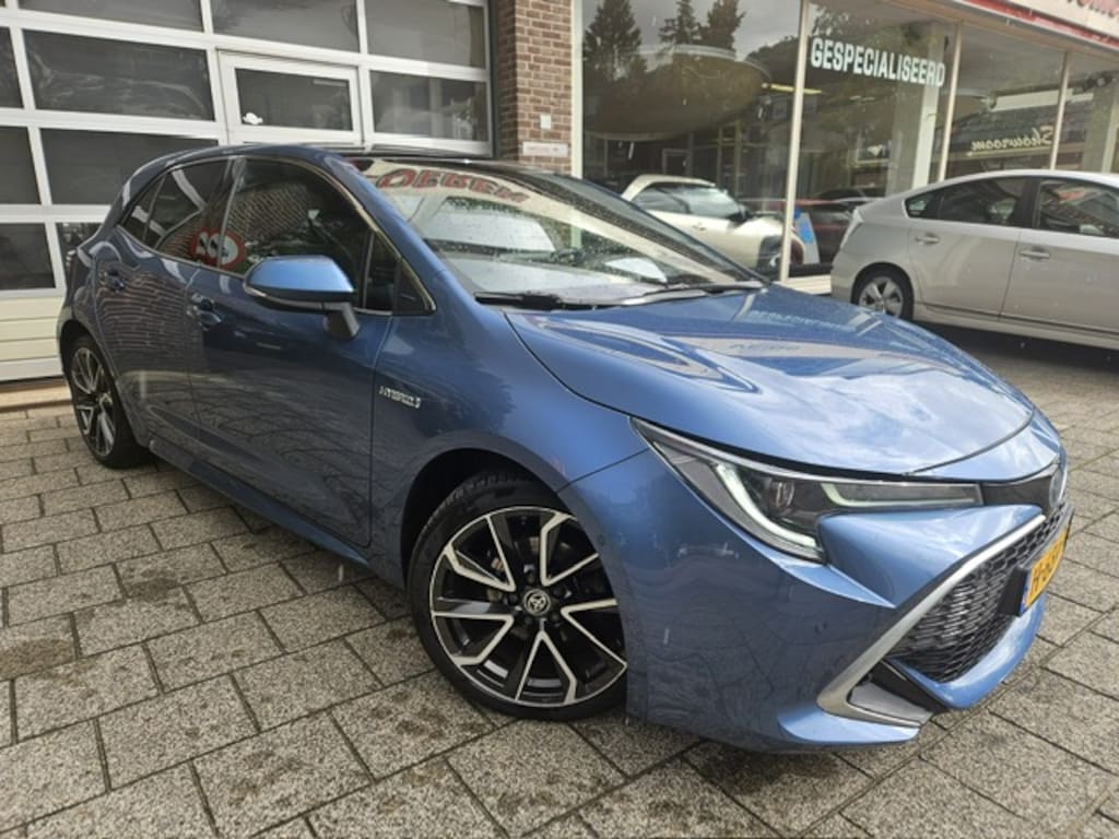 Toyota Corolla 1.8 Hybrid Executive Panoramadak