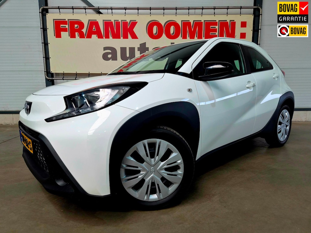 Toyota Aygo X 1.0 VVT-i S-CVT 72PK Play + Keyless|Stoelverw.|LED|Camera|Climate|Adaptive Cruise|Apple|Android