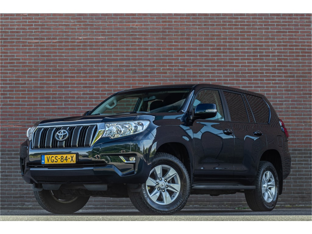 Toyota Land Cruiser 2.8 D-4D-F Blind Van, 107.000km NAP, Camera, DAB+, Keyless, Trekhaak, Navigatie, LED.