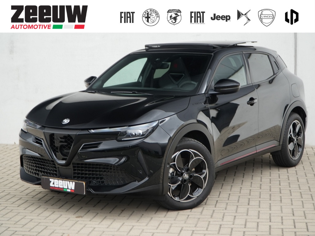 Alfa Romeo Junior 1.2 Turbo 145 PK Ibrida Speciale | Schuifdak | Sabelt | Techno | 18"