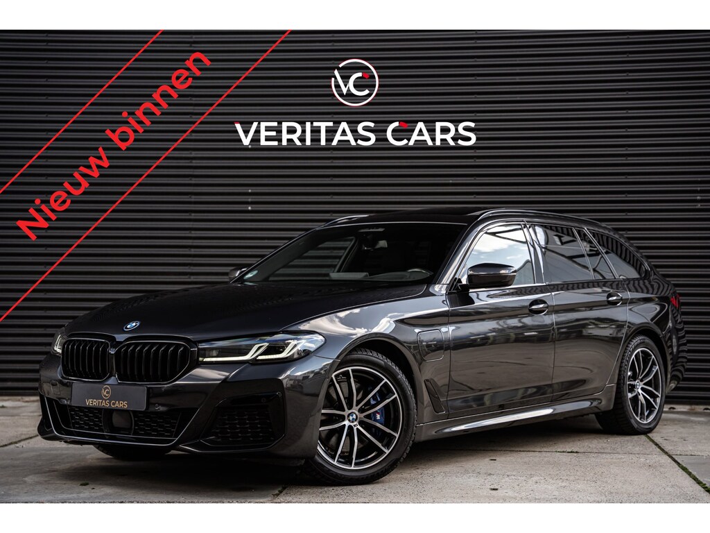 BMW 5-Serie Touring 530e M-Sport 292PK|BTW|Pano|Trekhaak|HUD|Sfeer|Full Led|Keyless|Drive Mode e.o.