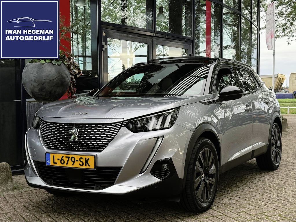 Peugeot e-2008 EV GT Pack 50 kWh SOH 92,88% | Panoramadak | Navigatie | ECC | PDC + Camera | Apple CarPlay/Android Auto |