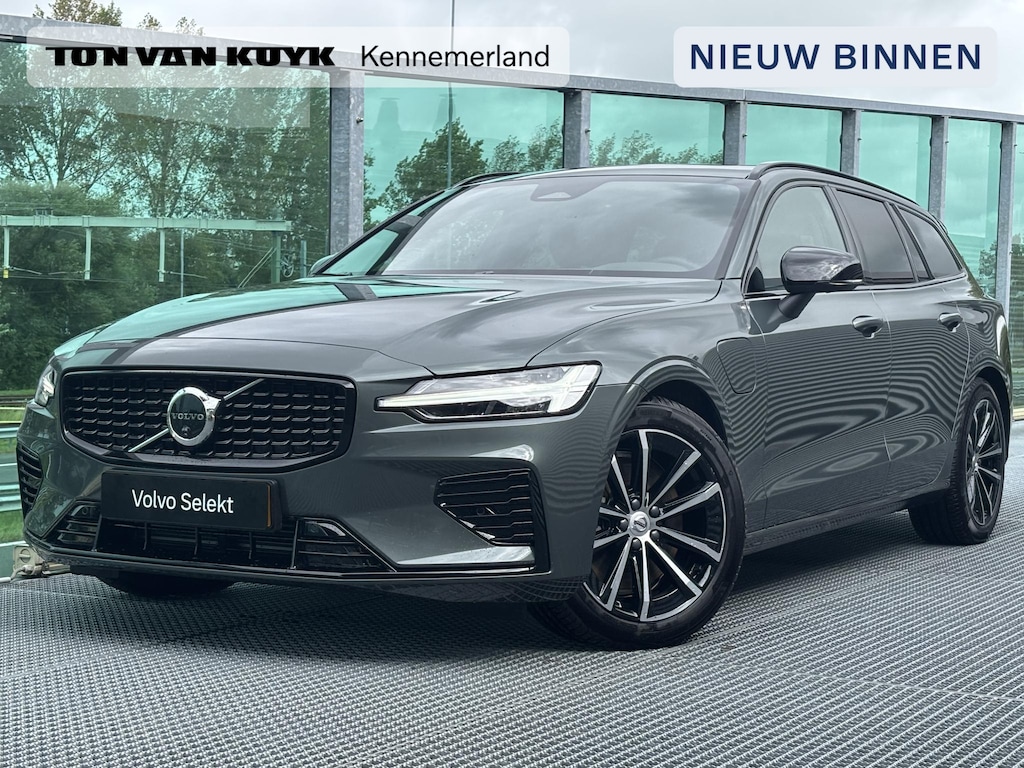 Volvo V60 2.0 T8 Plug-in hybrid AWD Plus Dark PHEV, Automaat, Panoramadak, Trekhaak semi elektrisch wegklapbaar, Head-up display, 360 graden parkeercamera,