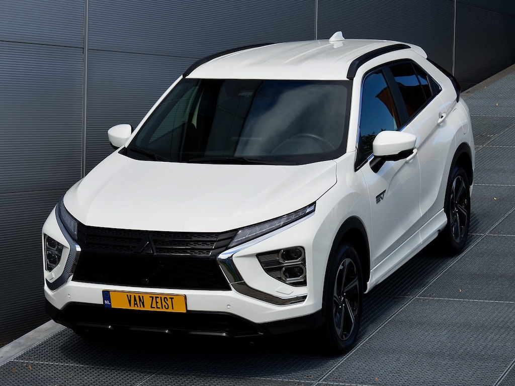 Mitsubishi Eclipse Cross PHEV 2.4 EXECUTIVE 4WD | PLUG IN HYBRID | SoH 90% | V2H | ADAPTIEF CRUISE | ALL SEASON BANDEN | TREKHAAK 1500 KG | DODEHOEK ASSISTENT | 360 CAMERA | FABRIEKSGARANTIE TOT 15-12-2030* | NP € 48.616,- | ALL IN RIJKLAA