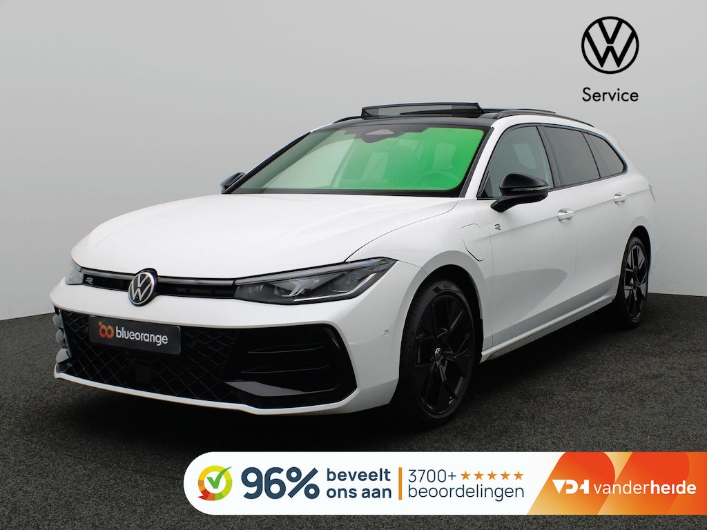 Volkswagen Passat Variant 1.5 eHybrid R-Line Edition 272PK DSG Black Style, leder, massagestoelen, stoelventilatie, head-up, trekhaak, panoramadak, 360 graden camera