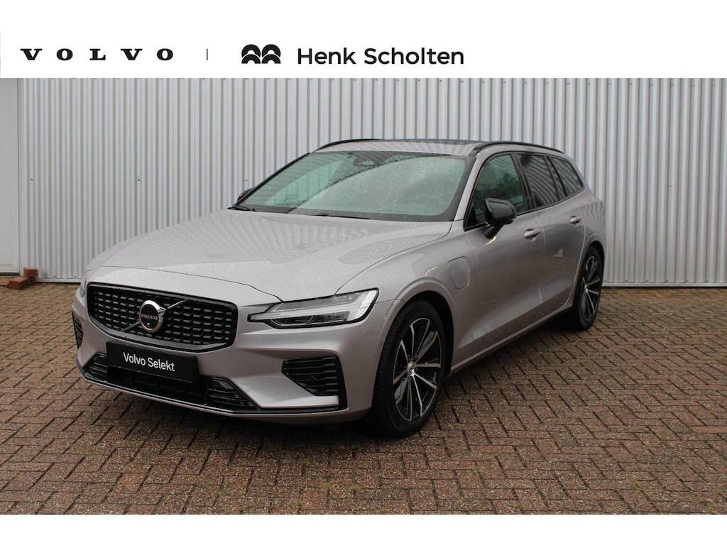 Volvo V60 T8 Plug-in hybrid AWD Plus Dark | Panoramadak | Trekhaak | Verwarmbare voorstoelen, achterbank en stuurwiel | 360 graden camera | Head-up display | Premium audio by Harman Kardon | Apple carplay/Android auto