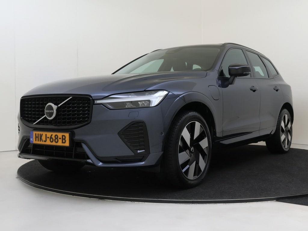 Volvo XC60 2.0 T6 AWD U. Dark | Trekhaak | Schuif-/Kanteldak |
