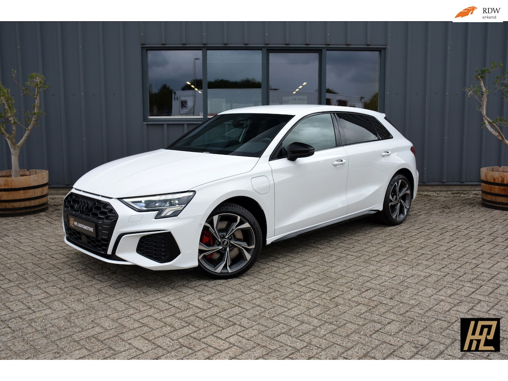 Audi A3 Sportback 45 TFSI e S edition Competition * SoH 92% * ACC * 18" * B&O * Trekhaak * Carplay/Android * Top conditie