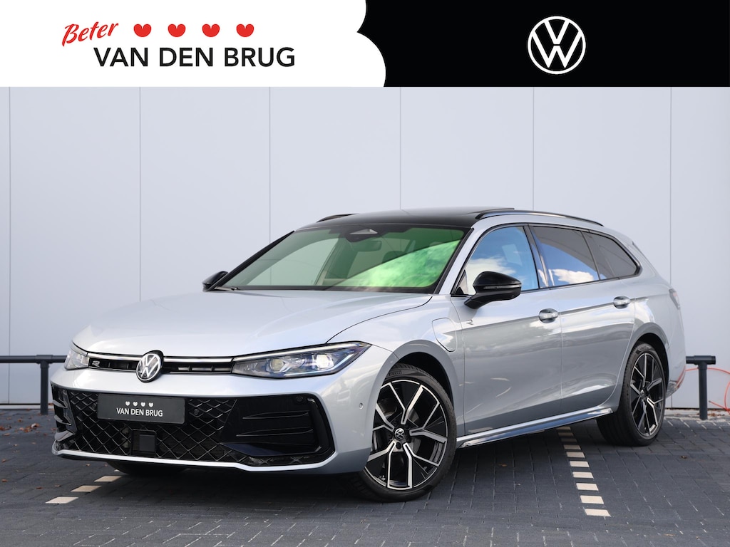 Volkswagen Passat Variant 1.5 eHybrid R-Line Edition 272 pk | Lederen bekleding | Trekhaak | Adaptieve onderstelregeling | Panoramadak | Alcantara dakhemel | Matrix led koplampen | 19 inch lichtmetalen wielen |