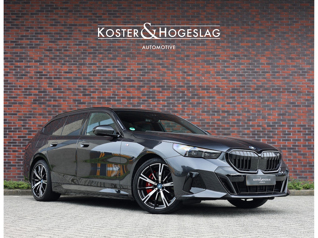 BMW 5-Serie Touring 550e xDrive | M Sport Pro - Trekhaak - H/K