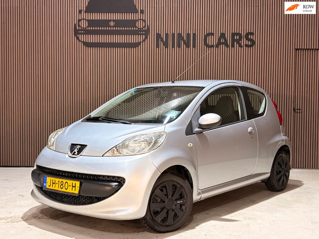Peugeot 107 1.0-12V XR