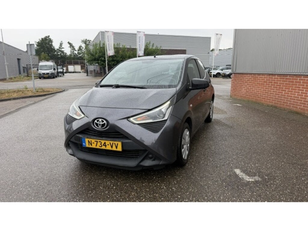 Toyota Aygo 1.0 VVT-i x-fun