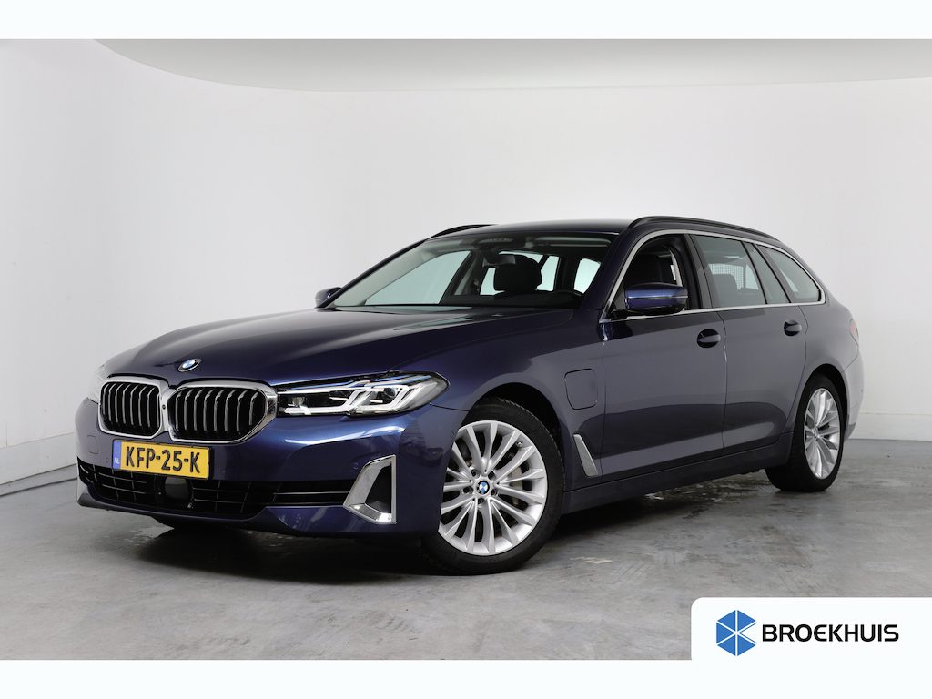 BMW 5-Serie Touring 530e xDrive High Executive | Dealer Onderhouden | Elektr Stoel + Mem | Stoelventilatie | Trekhaak Elektrisch | Lederen bekleding | Comfort Stoelen | 360 Camera