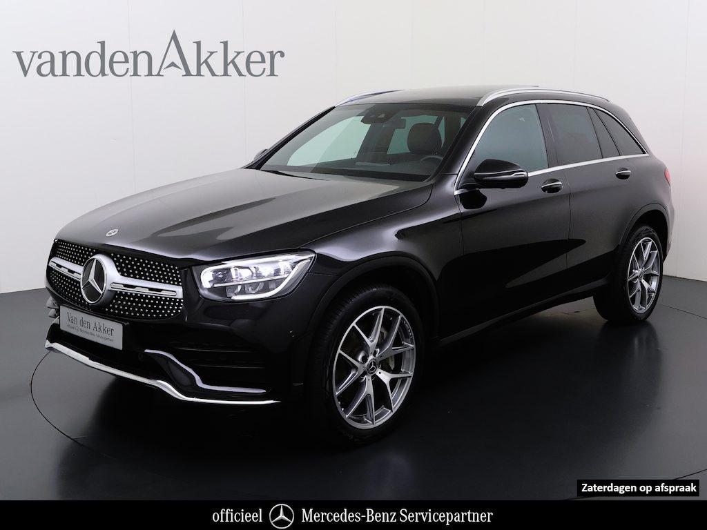 Mercedes-Benz GLC 300e AMG 4Matic // SoH 94% // Panoramadak // Memory Stoelen // 360 Camera // Carplay // Keyless Entry // Privacy Glass // Elek. Achterklep // 20" AMG Velgen