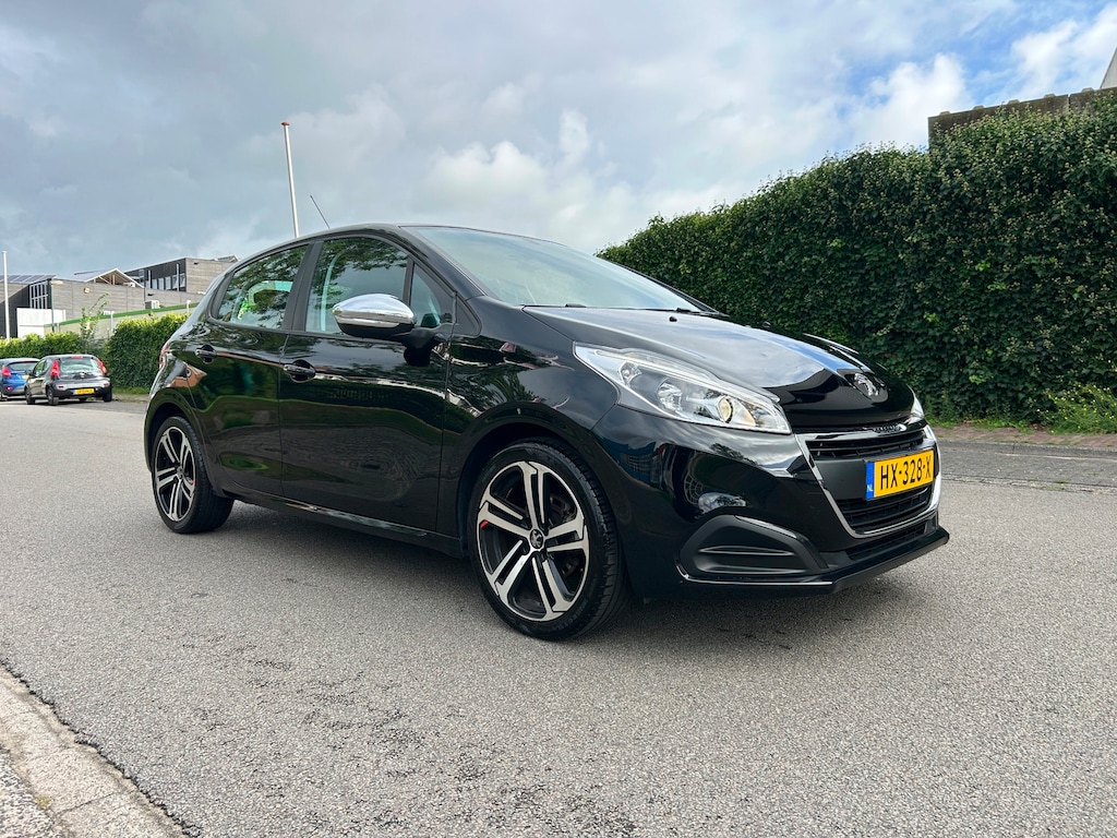 Peugeot 208 1.2 PureTech Active Automaat/NAP/Hagelschade