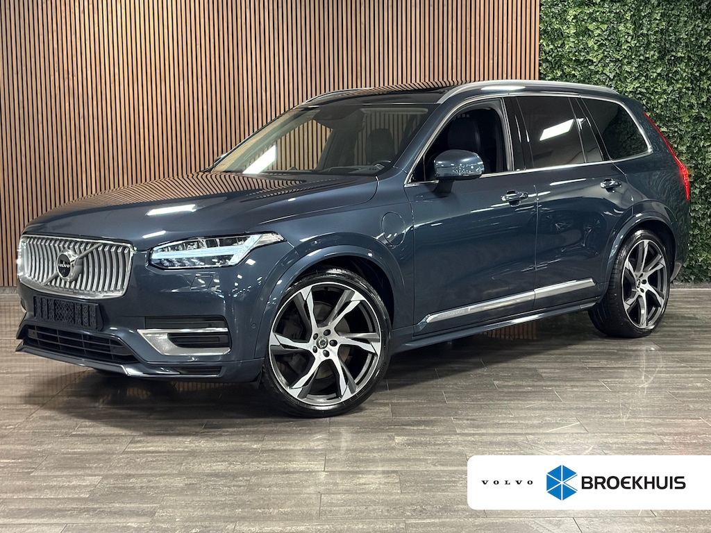 Volvo XC90 T8 AWD Recharge Inscription Long Range | Full Option! | Bowers & Wilkins | Luchtvering | Stoelventilatie | Trekhaak | 360 Camera | Head-Up Display | Stoelmassage | 455pk | Adaptieve Cruise Control | Stoelverwarming voor+achter | Stuurwielverwarming | Schuifdak | 22 Inch | Full LED Meesturende koplampen | Gelamineerde/geluidwerende zijruiten | Pilot Assist | BLIS Dode Hoek Detectie | Alcantara hemelbekleding | Lederen handgrepen en zonnekleppen | Elektrische voorstoelen geheugen | Nappa Lederen bekleding | Zitting verlenging voorstoelen | Lederen Dashboard | Keyless Drive | Parkeersensoren voor+achter | Privacy Glass | Elektrisch bedienbare achterklep | Geïntegreerde zongordijnen achterportieren | Geïntegreerd kinderzitje achterin | Verlichte instaplijsten | 7-Persoons | 4-Zone Climate Control | DAB Radio | Apple Carplay/Android Auto | Alarm Klasse III | Draadloos telefoon opladen | Volvo On Call met mobiele App functie | Denim Blue Metallic |