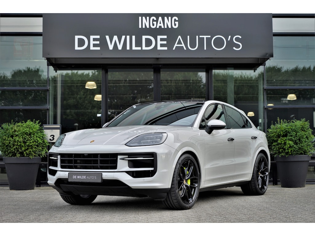 Porsche Cayenne Coupé 3.0 E-Hybrid SportDesign Krijt TV-scherm Achterasbesturing Sportuitlaat Pano HD-Matrix Bose