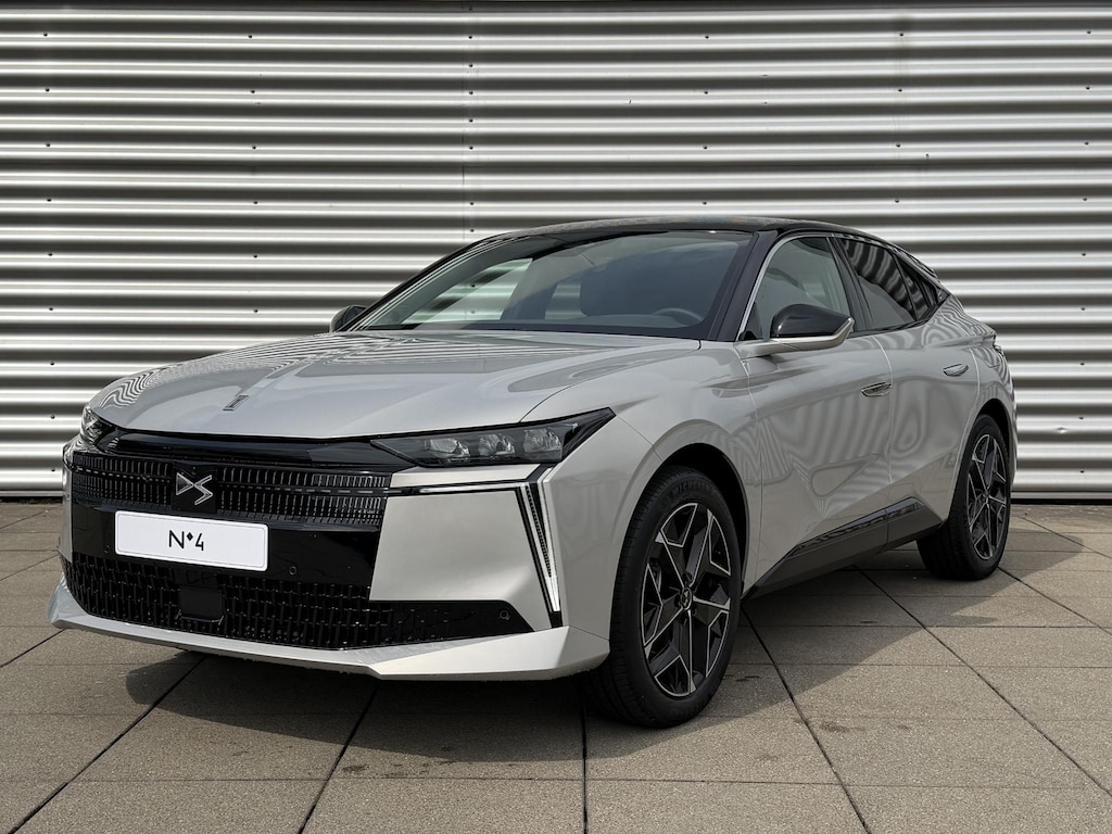 DS 4 No 1.6 PHEV Pallas Comfort Tech Pack | Elektrische kofferklep | Navigatie |