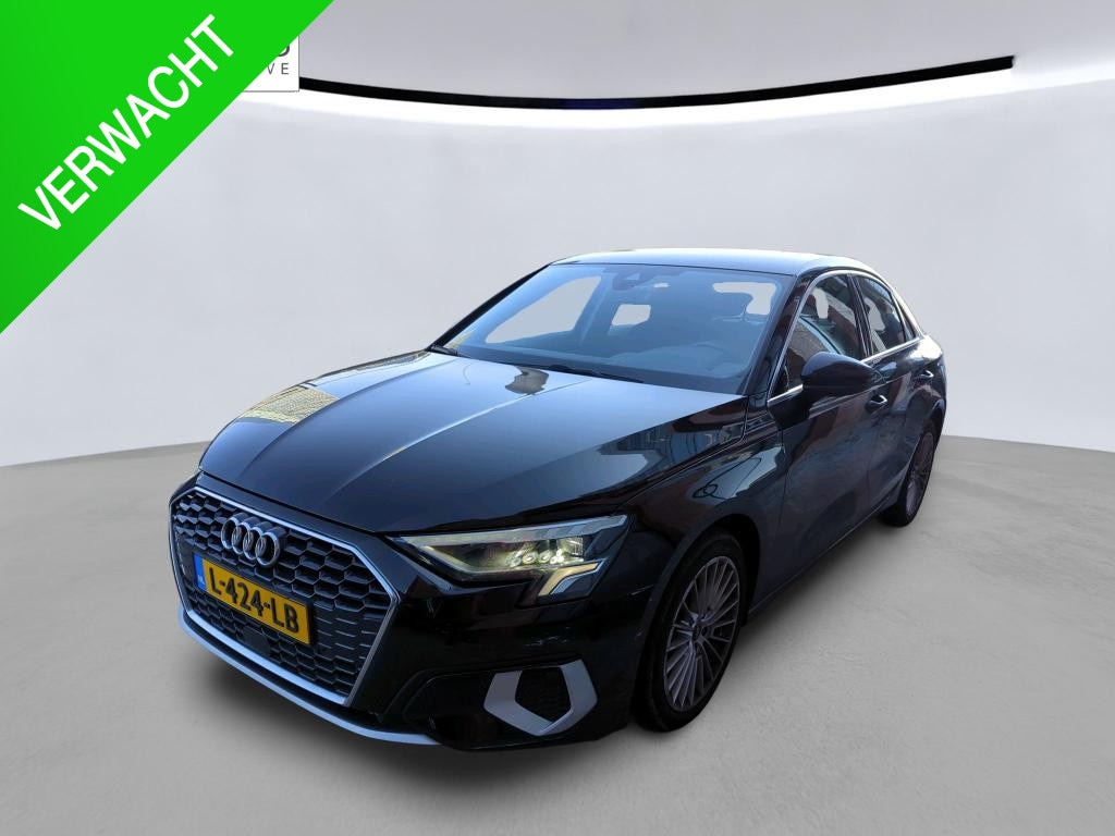 Audi A3 Limousine 30 TFSI Business edition NL-AUTO | CAMERA | AUTOMAAT | DIGIDASH