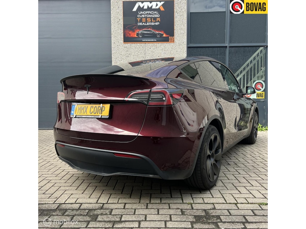 Tesla Model Y Long Range AWD + MMX PACK + IAP +TREKHAAK