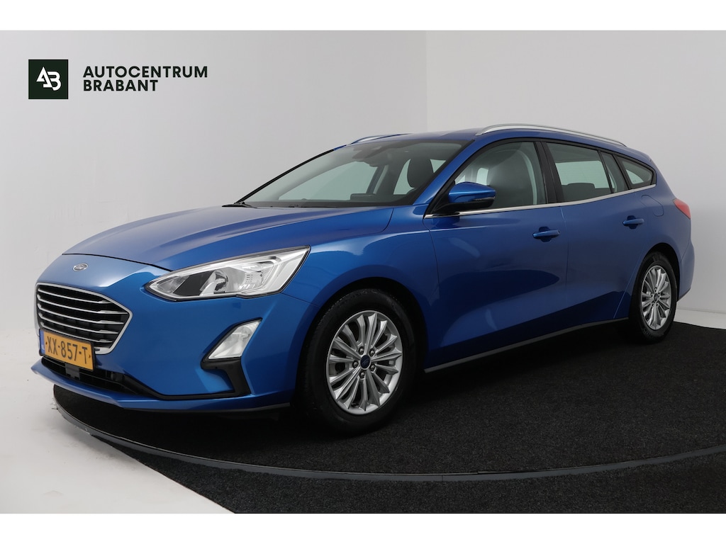 Ford Focus Wagon 1.5 EcoBoost Titanium Business (STOEL/STUUR VERWARMING, TREKHAAK, NAVIGATIE, PARKEERSENSOREN)