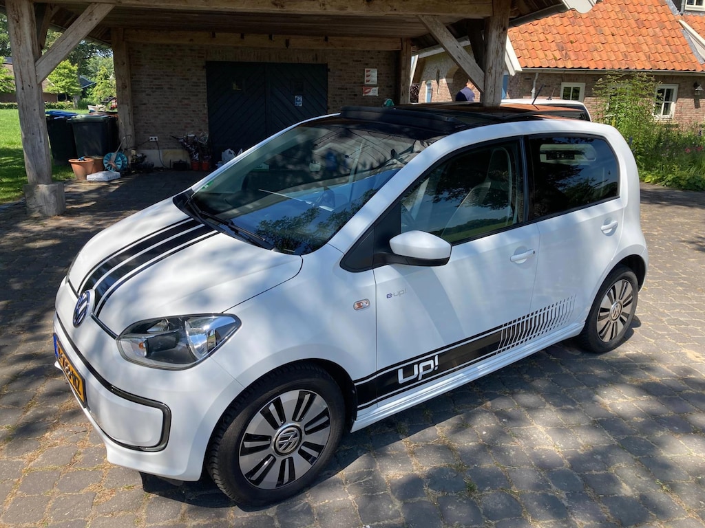 Volkswagen e-Up! CCS snellader, panoramadak