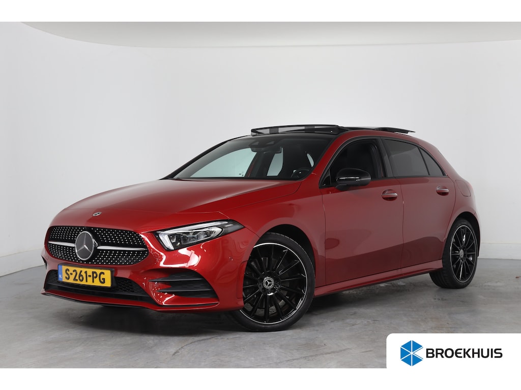 Mercedes-Benz A-klasse 250 e AMG Line | Open Dak | Sfeerverlichting | Trekhaak | Leder | Sportstoelen | 360 Camera | Clima | Cruise Adaptive | LED | Stoelverwarming