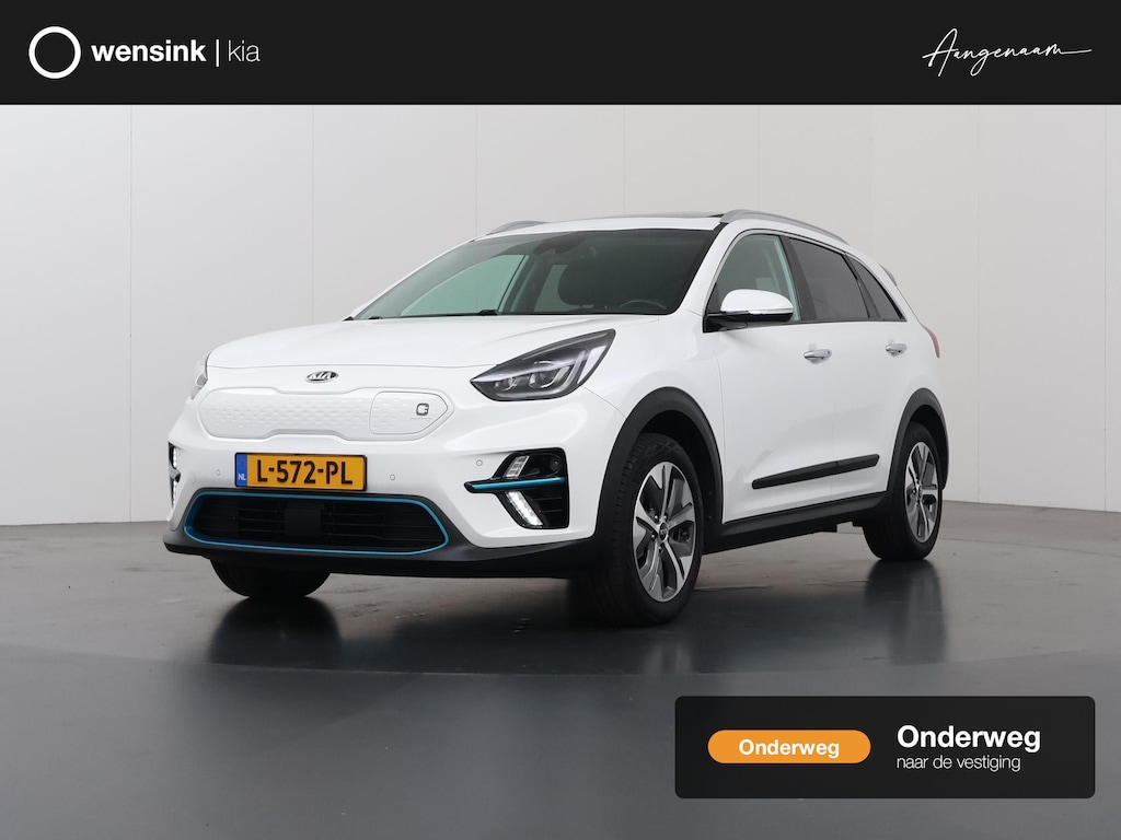Kia Niro EV e-Niro ExecutiveLine 64 kWh | Schuif/kantel dak | Stoel/Stuurverwarming | Achteruitrijcamera | Adaptieve Cruise Control |