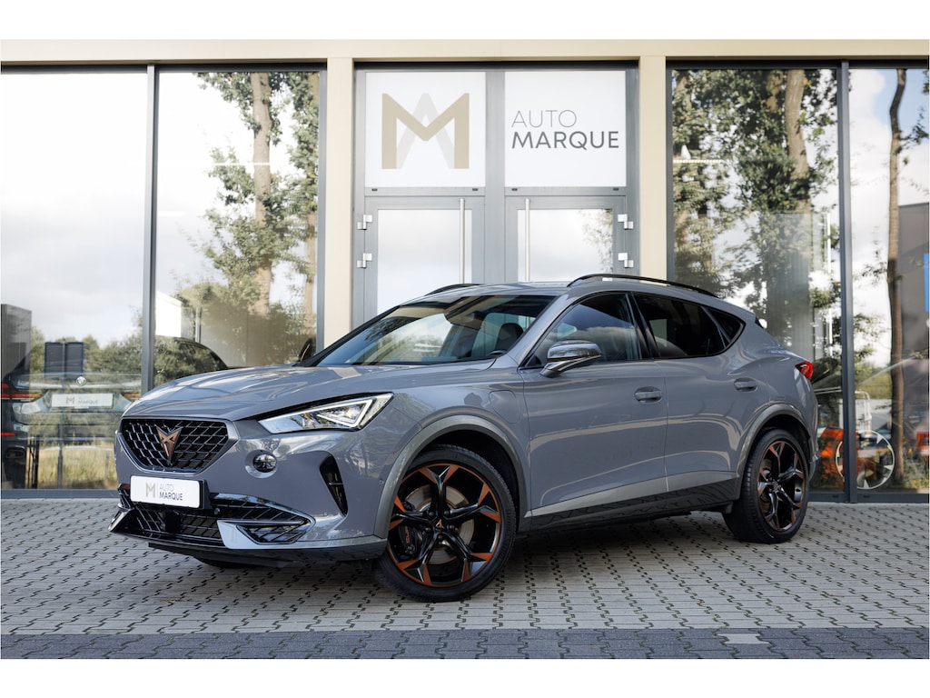CUPRA Formentor 1.4 e-Hybrid VZ 245PK | Performance | Copper Edition | F1 Sportstuur | Wegklapbare Trekhaak | 19" LM Velgen | Adaptieve Cruise Control | Elektrische Achterklep | Stoel & Stuurwielverwarming | Achteruitrijcamera |