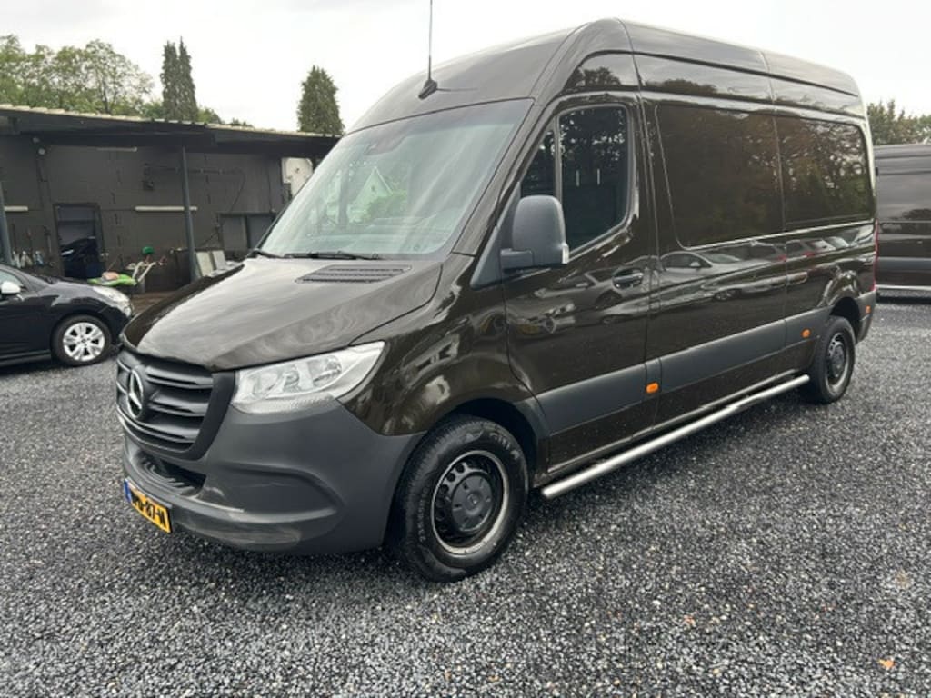 Mercedes-Benz Sprinter 211 1.9 CDI L2H2 FWD