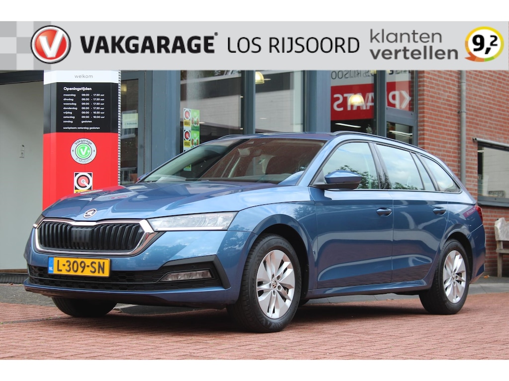 Skoda Octavia Combi 1.0 TSI *Business* | Trekhaak | Carplay | Stoelverwarming | Cruise & Climate Control | PDC | Navigatie | Bluetooth | Privacy | Orig. NL |