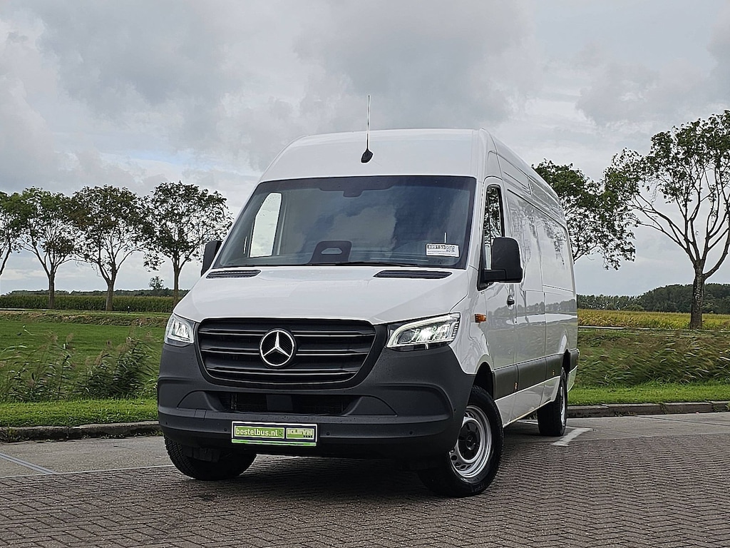 Mercedes-Benz Sprinter 317 L3H2 Maxi LED Mbux10