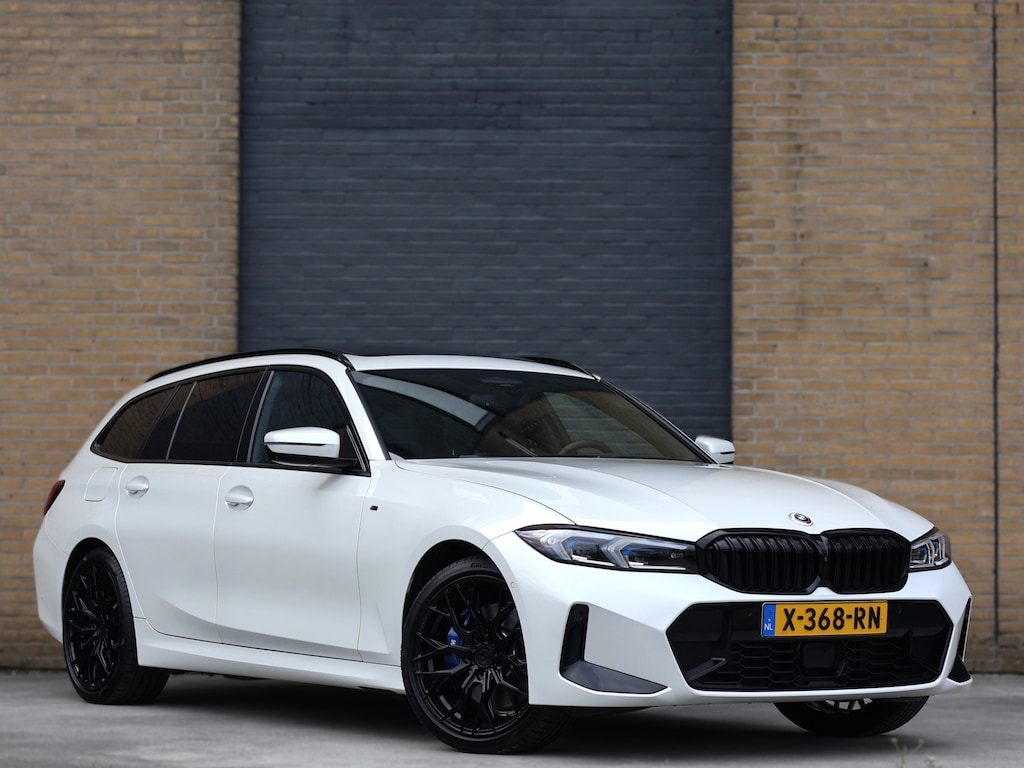 BMW 3-Serie Touring 330e xDrive | Pano | Hud | 360 cam | Elek haak |