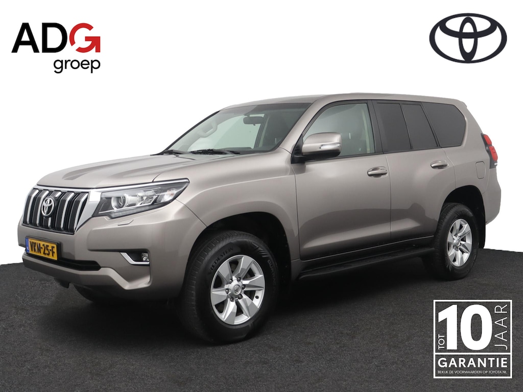 Toyota Land Cruiser 2.8 D-4D-F Challenger Window Van | Nieuwe motor bij 191858KM | Trekhaak | Stoelverwarming |