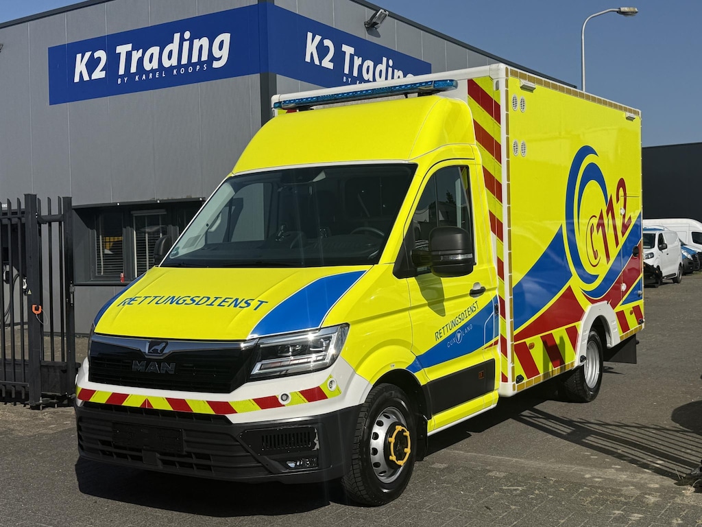 MAN TGE 180 50 180pk Automaat 50 AMBULANCE INCL STRYKER BRANCARD VB Luchtvering