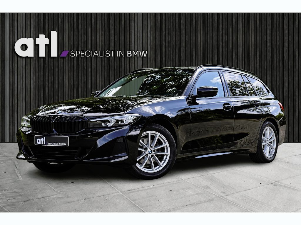 BMW 3-Serie Touring 318d 1e Eigenaar | Origineel NL | Dealeronderhouden | Sportstoelen | Leder | Alarm kl.3 | Hifi | Elektrisch inklapbare spiegels | Automatische achterklep | Etc.