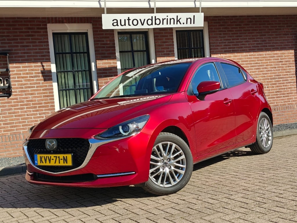 Mazda 2 1.5 Skyactiv-G SIGNATURE / CAMERA / ADAPTIVE CRUISE CONTROL / CARPLAY