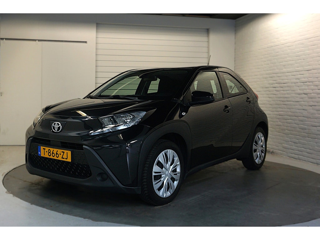 Toyota Aygo X 1.0 VVT-i MT Play Miracast Achteruitrijcamera Adaptive cruise control Lane assist Eerste eigenaar