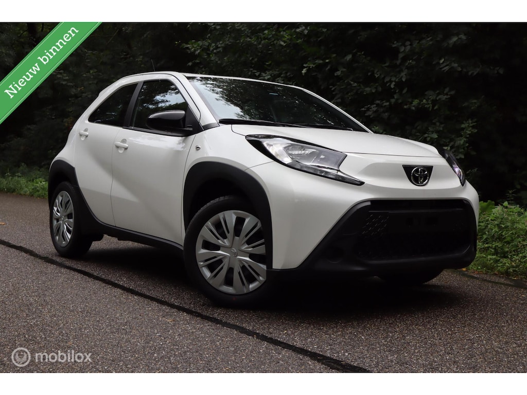 Toyota Aygo X 1.0 VVT-i MT Business