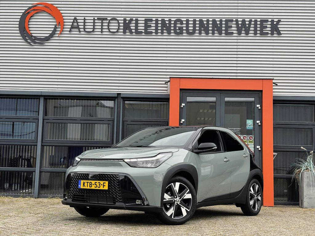 Toyota Aygo X Hybrid 115 Pulse / Camera / Applecarplay/Androidauto / Parkeersensoren V+A / Stoelverwarming /