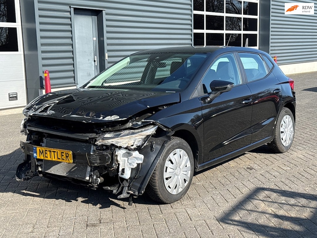 SEAT Ibiza 1.0 MPI Reference, Apple carplay, cruise control, PDC