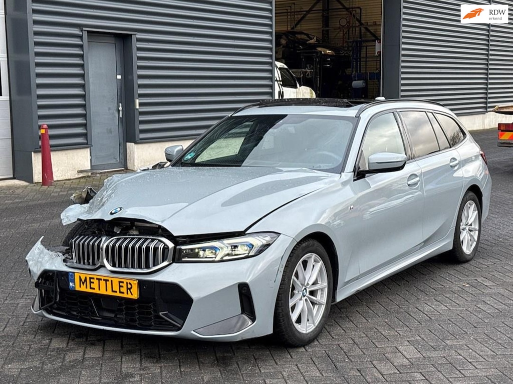 BMW 3-Serie 320d, M-pakket, head up, panoramadak, 360 camera