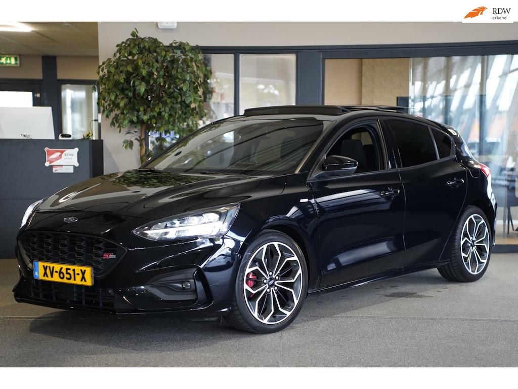 Ford Focus 1.0 EcoBoost ST Line Pano Navi Cam Acc Pdc B&O Led