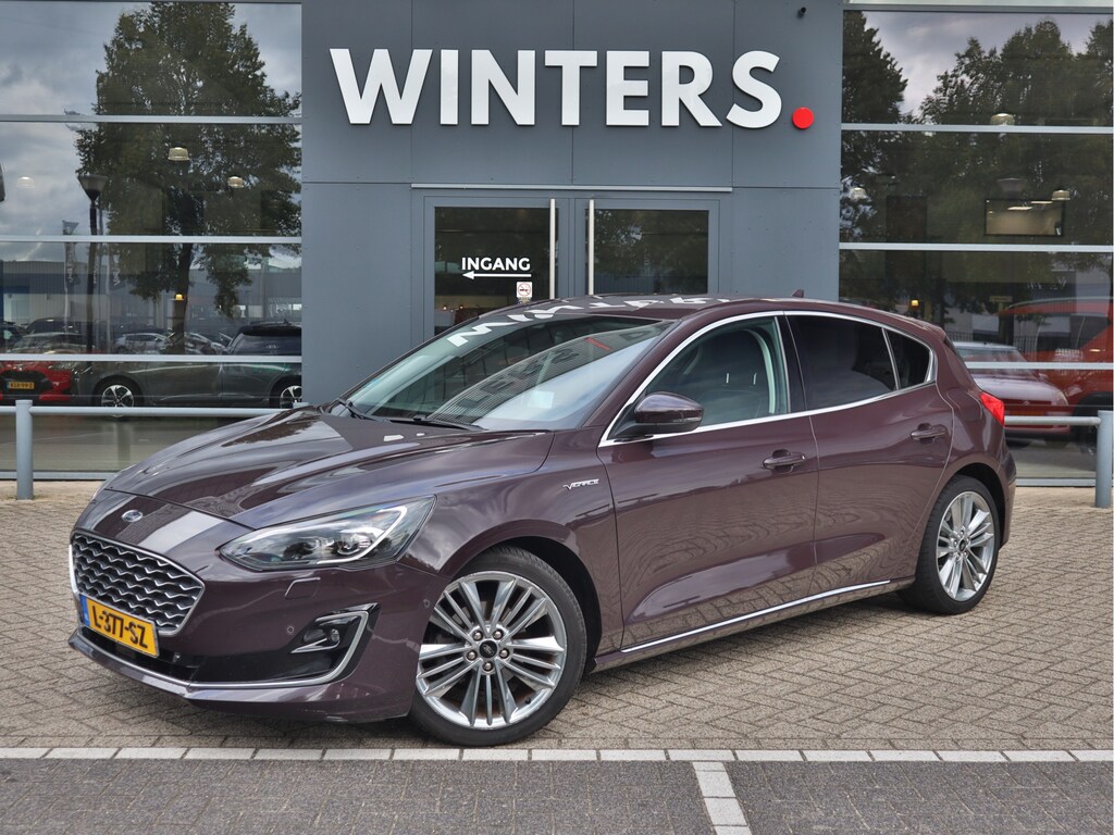 Ford Focus 1.5 EcoBoost Vignale | Navigatie | Stoel/Stuur verwarming | Leder | Head-Up Display | ECC-Airco |