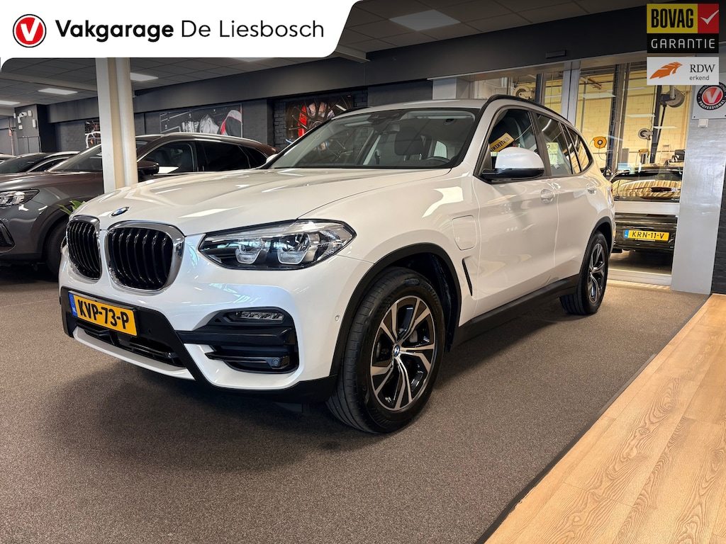 BMW X3 XDrive30e Executive / stoelverwarming / cruisecontrol / trekhaak / camera + pdcdealer onderhouden