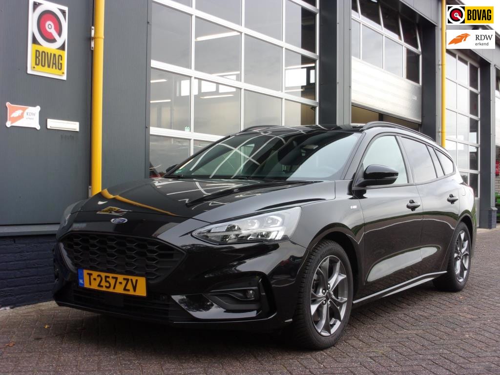 Ford Focus Wagon 1.0/125pk Hybrid ST-Line NAV CAM ECC HUD RR Keyless Privacy Glass