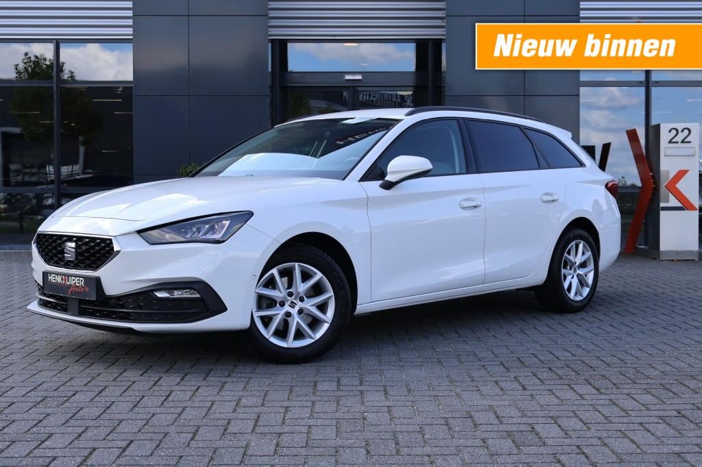 SEAT Leon 1.0 TSI STYLE / Navi / Virtual dashboard/ Park-assist / Camera / App-Connect / ACC